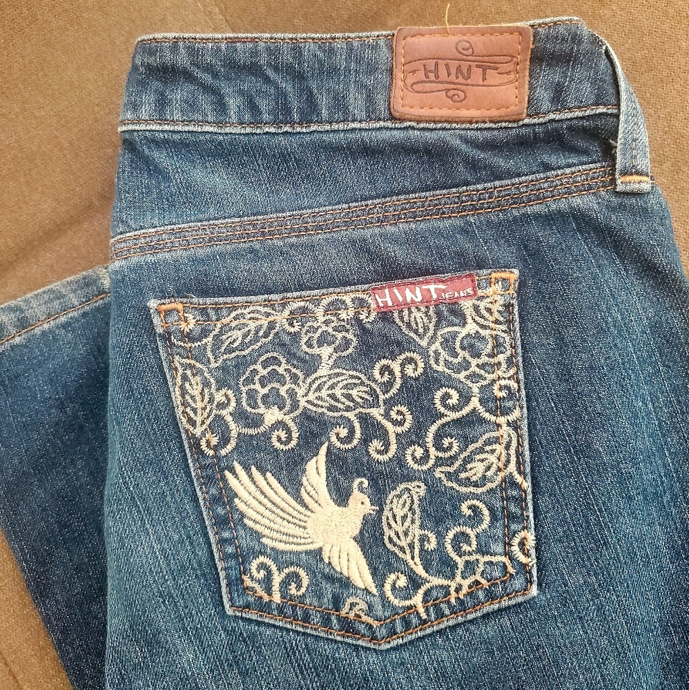 Embroidered Pocket Jeans by HINT - Picture 2 of 8